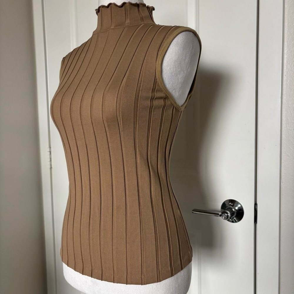NEW WITH TAGS Brown Ribbed Turtleneck Sleeveless Top BKE Buckle - Picture 6 of 6